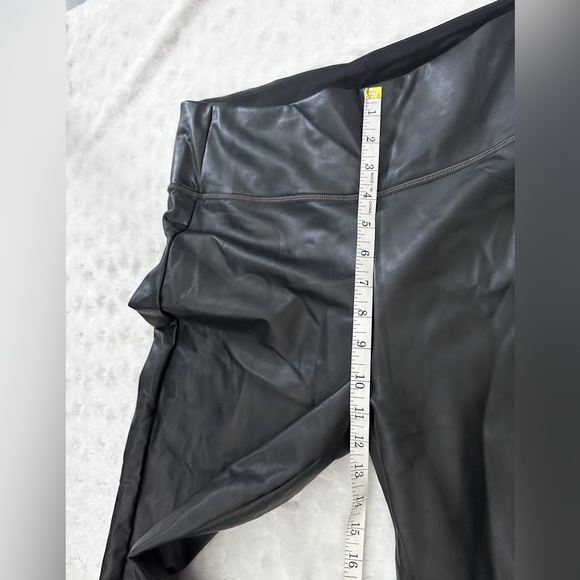 NWOT- ATHLETA - ALL OVER GLEAM TIGHT in Black - Picture 11 of 11